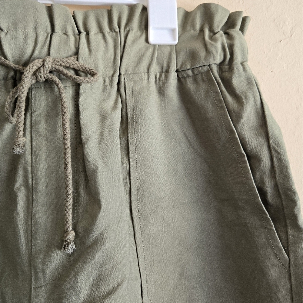 Forever 21 Olive Paperbag Drawstring Shorts Size Large - Picture 2 of 10